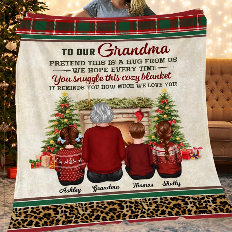 This Blanket Reminds We Love You Grandma Grandkid Back View Christmas - Personalized Fleece Blanket