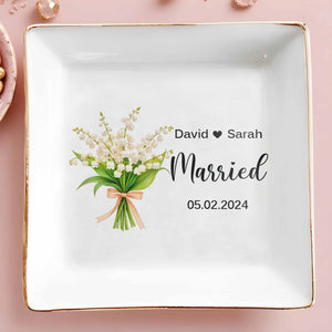 Married, Celebrate Love With Elegant Flowers - Personalized Custom Jewelry Dish, Square Ceramic Dish - CPL436_SCRD
