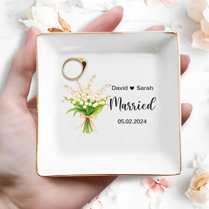 Married, Celebrate Love With Elegant Flowers - Personalized Custom Jewelry Dish, Square Ceramic Dish - CPL436_SCRD