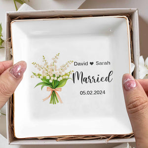 Married, Celebrate Love With Elegant Flowers - Personalized Custom Jewelry Dish, Square Ceramic Dish - CPL436_SCRD