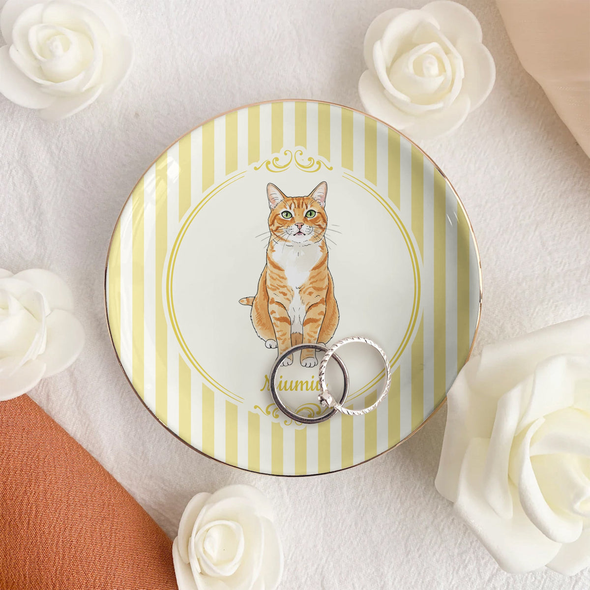 Square and circle pet portrait dishes