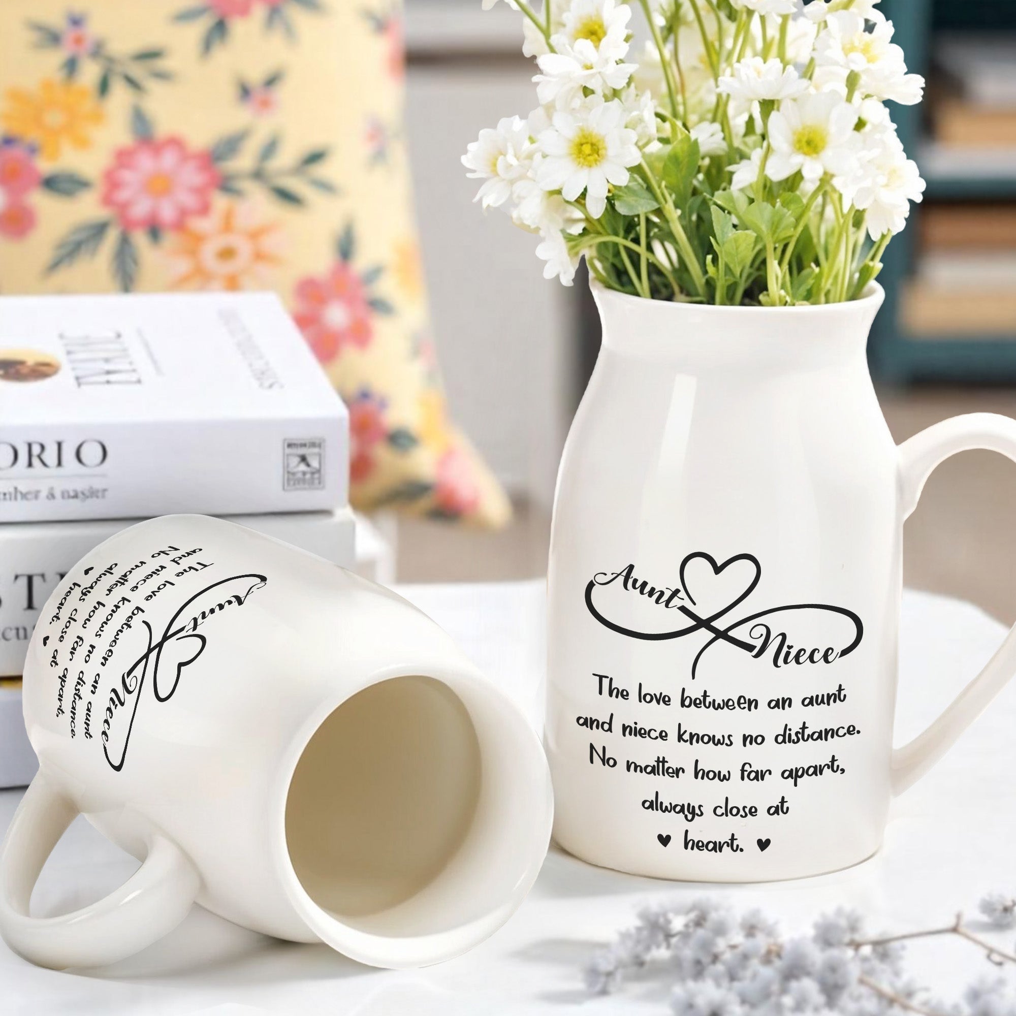 Love Between Aunt And Niece, Hearts - Personalized Ceramic Flower Vase