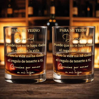 Para Mi Yerno El Regalo De Tenerte A Ti Gold Typography - Personalized Custom Whiskey Glass - SILA109_RWG