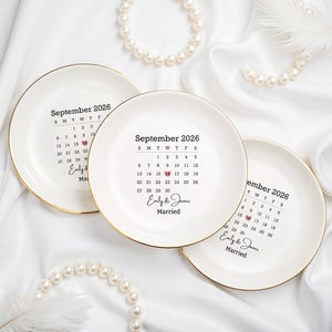 Married Custom Calendar Heart - Personalized Custom Jewelry Dish, Ceramic Dish, Round Shape - WEDD023_RCRF